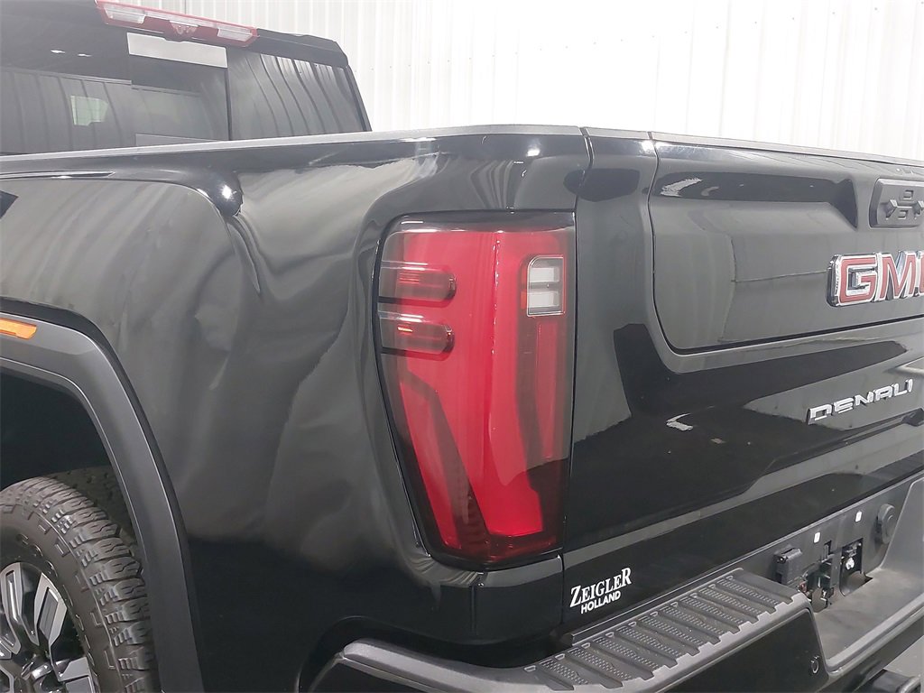 Used 2024 GMC Sierra 3500 Denali w/ Denali Reserve Package image 37