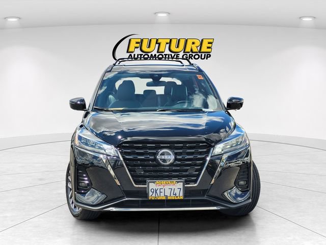 Used 2024 Nissan Kicks SR w/ SR Premium Package FWD image 2