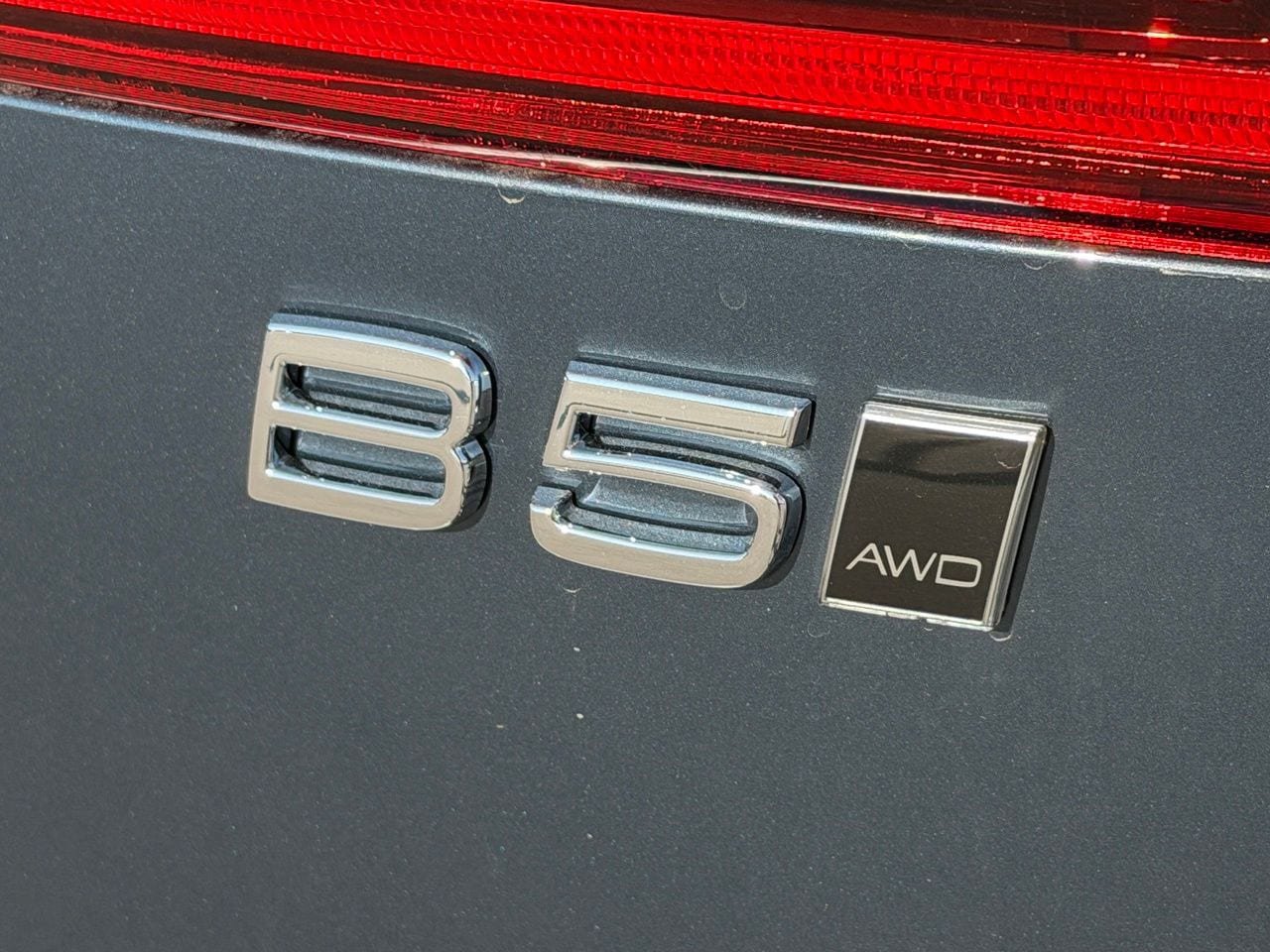 New 2027 Volvo XC60 B5 Plus AWD/4WD image 6