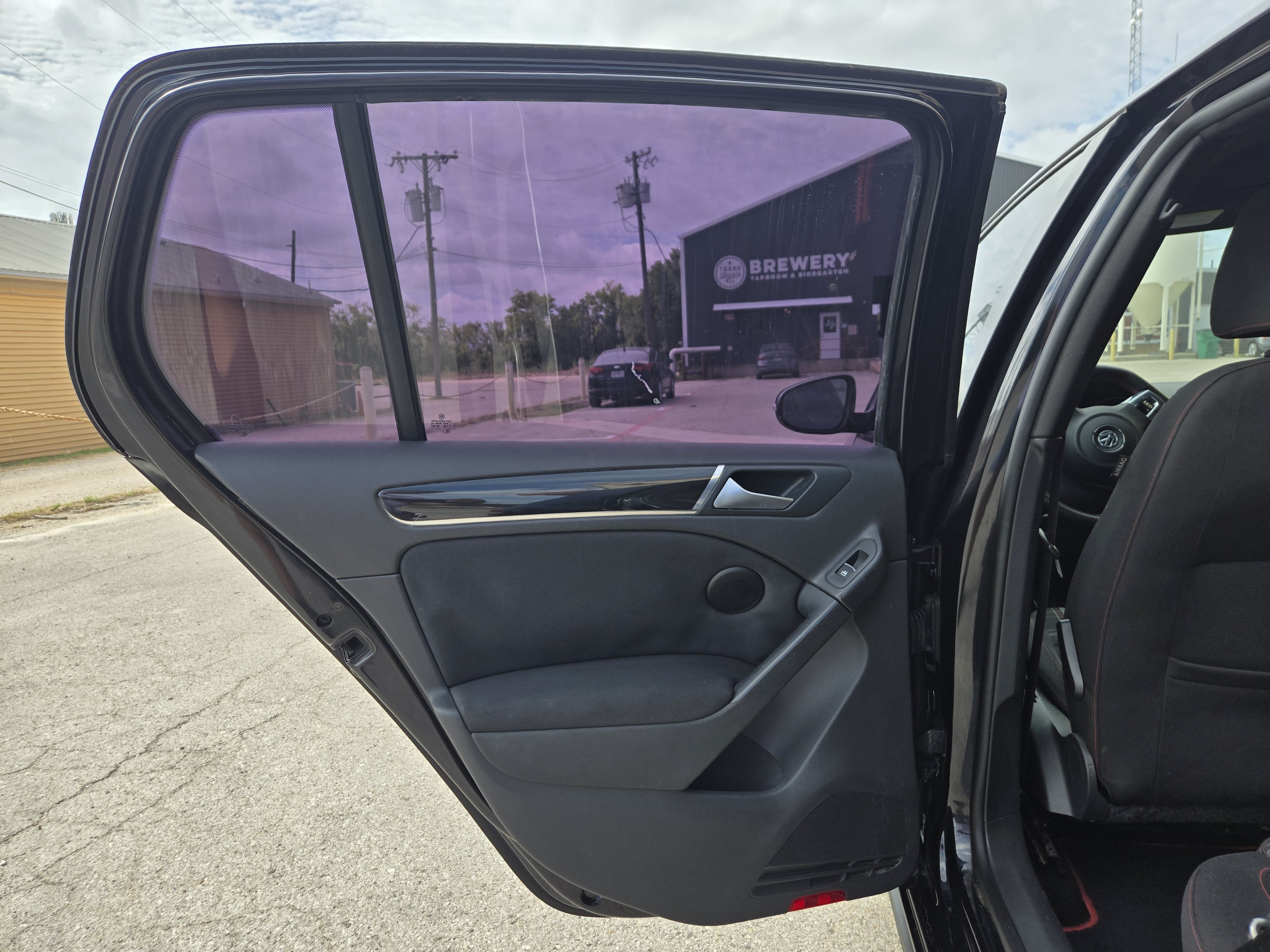 Used 2012 Volkswagen Golf 4-Door FWD image 6