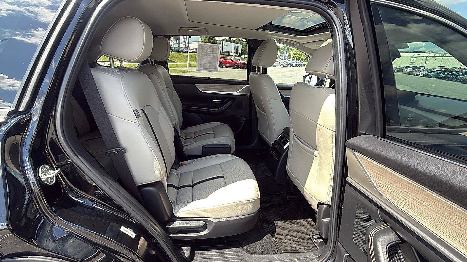 Used 2024 MAZDA CX-90 Plug-In Hybrid w/ Premium Pkg AWD/4WD image 18