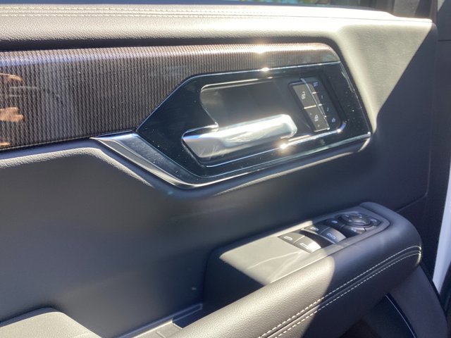 New 2026 GMC Yukon Elevation image 13