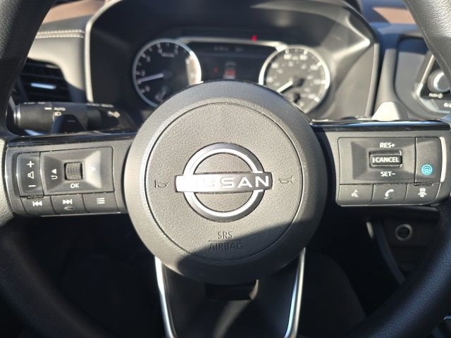 Used 2023 Nissan Rogue SV image 14