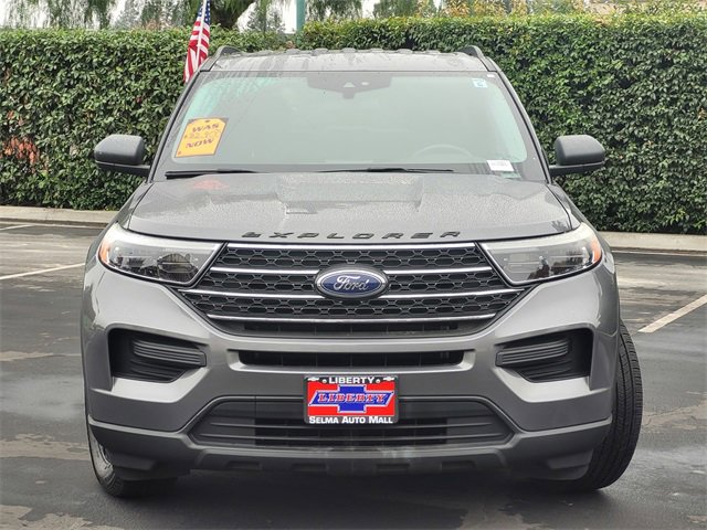 Used 2022 Ford Explorer XLT image 3