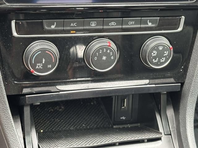 Used 2019 Volkswagen GTI SE FWD image 22