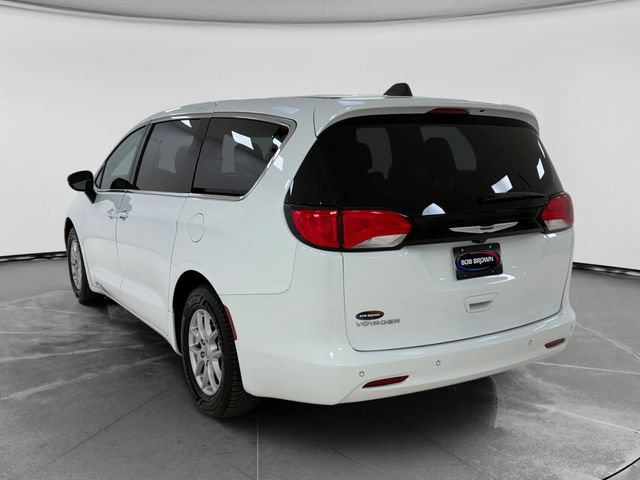 Used 2024 Chrysler Voyager LX FWD image 5