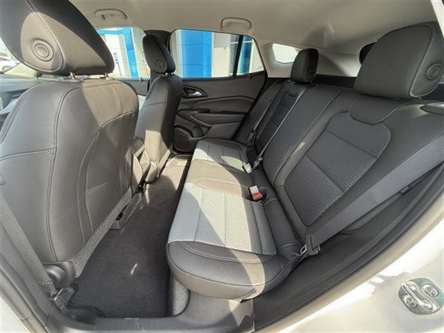 New 2025 Chevrolet Trax LT w/ Driver Confidence Package image 25