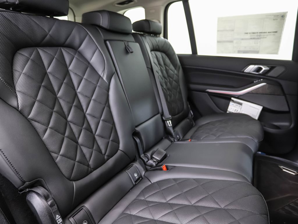 Used 2025 BMW X7 xDrive40i image 28