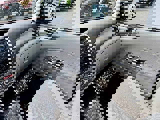 Used 2012 Subaru Forester 2.5X Premium w/ All-Weather Pkg image 19