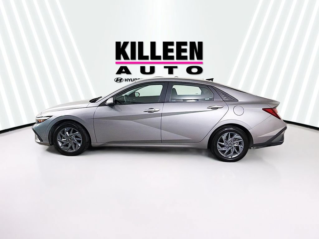 Used 2024 Hyundai Elantra SEL FWD image 3