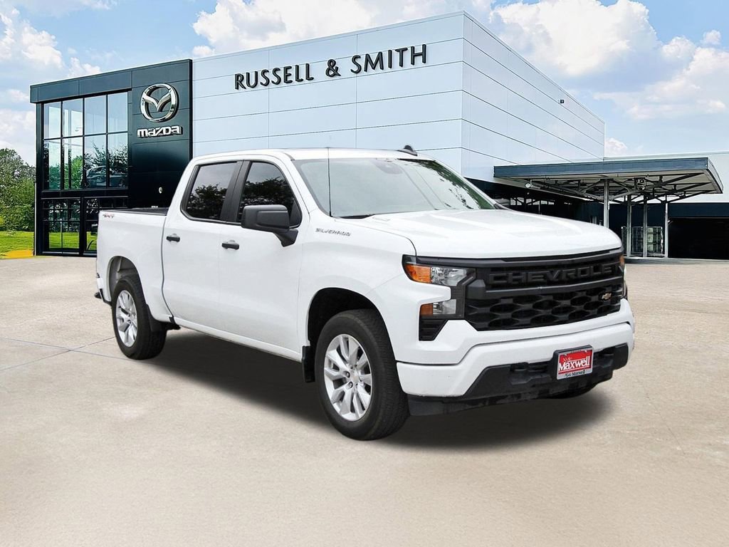 Used 2024 Chevrolet Silverado 1500 Custom AWD/4WD image 3