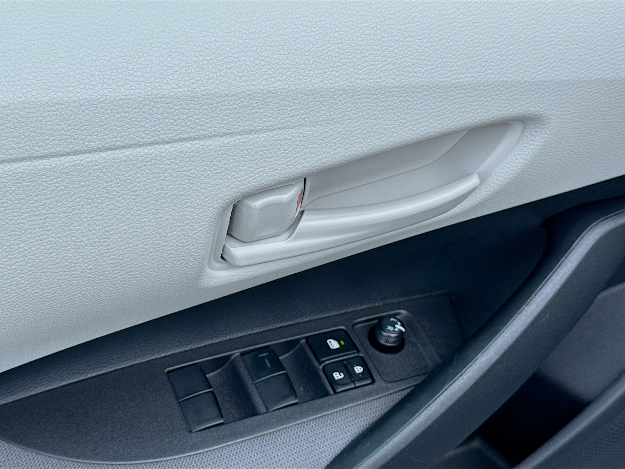 Used 2025 Toyota Corolla LE image 21