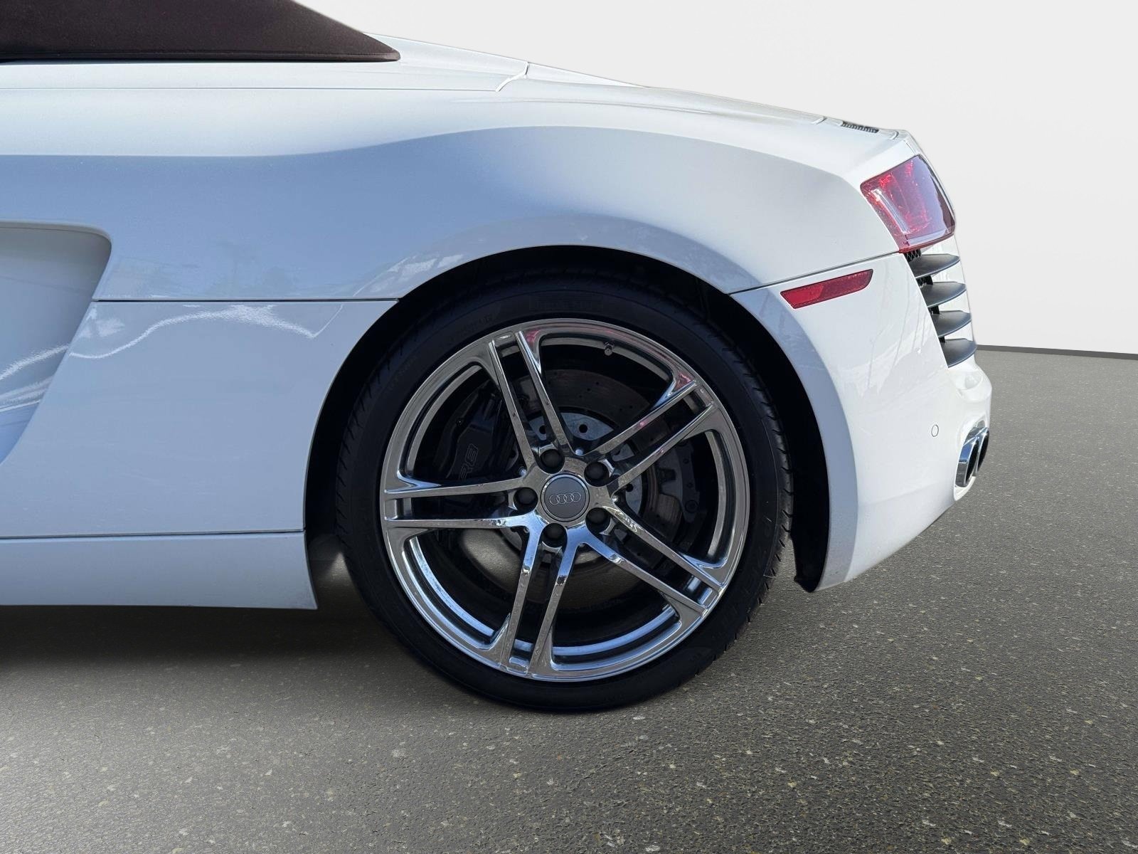 Used 2011 Audi R8 V8 image 13