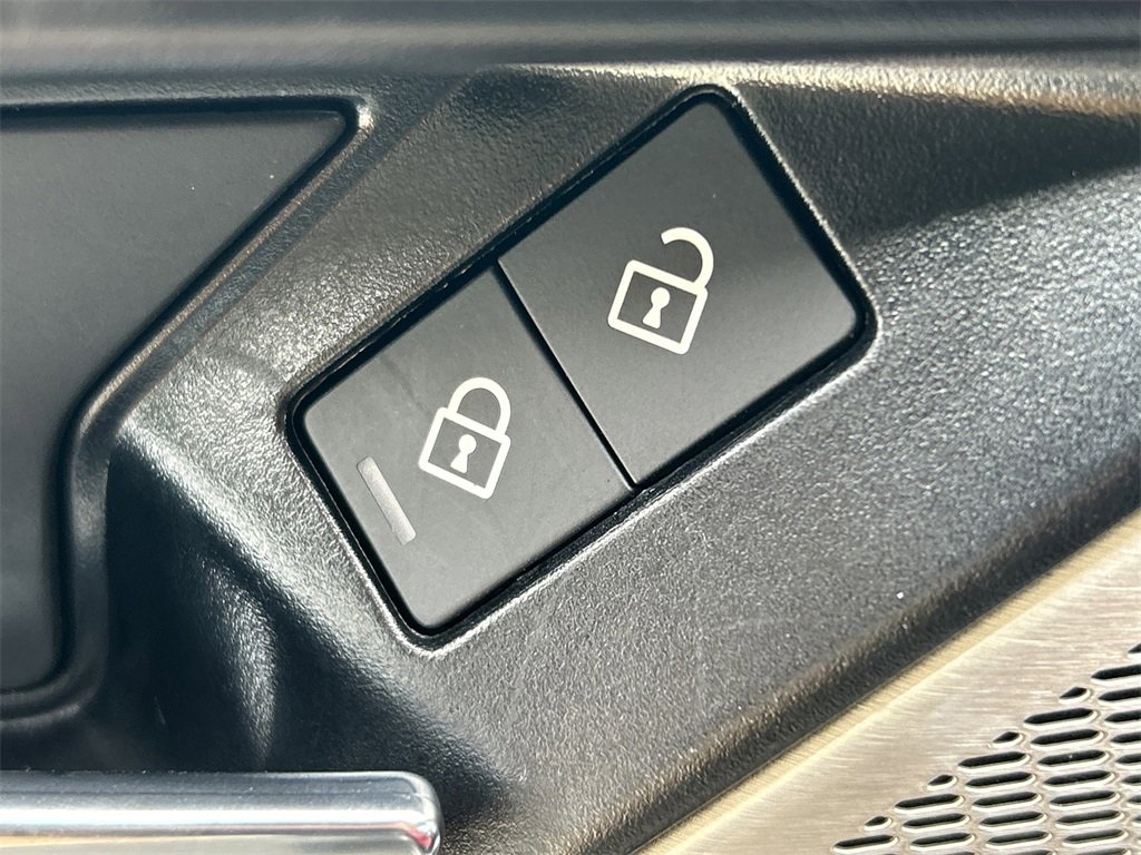 Used 2024 Jaguar F-PACE R-Dynamic S image 25