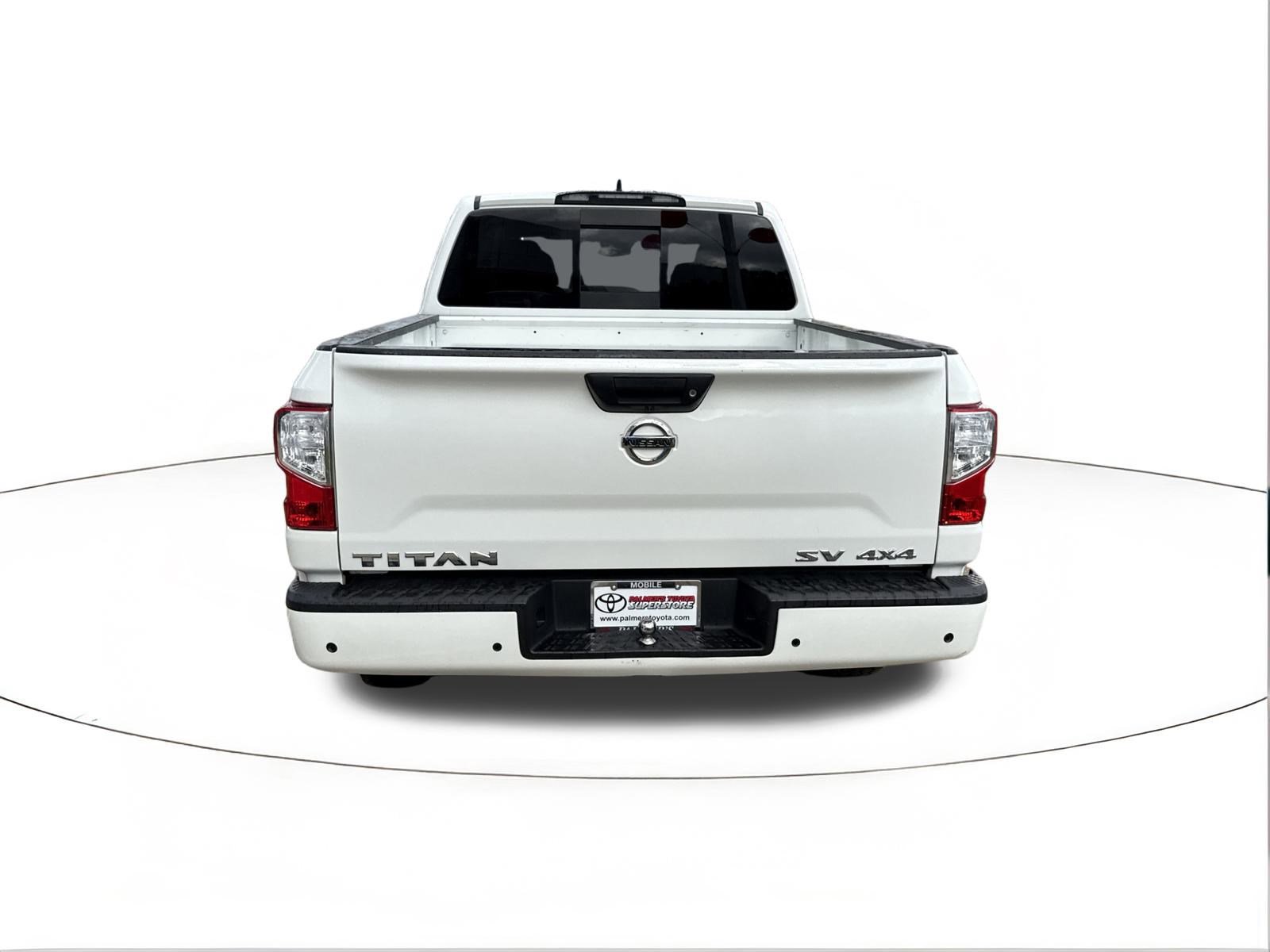 Used 2022 Nissan Titan SV image 4