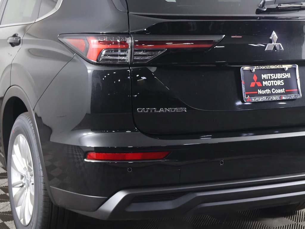 New 2026 Mitsubishi Outlander ES AWD/4WD image 14