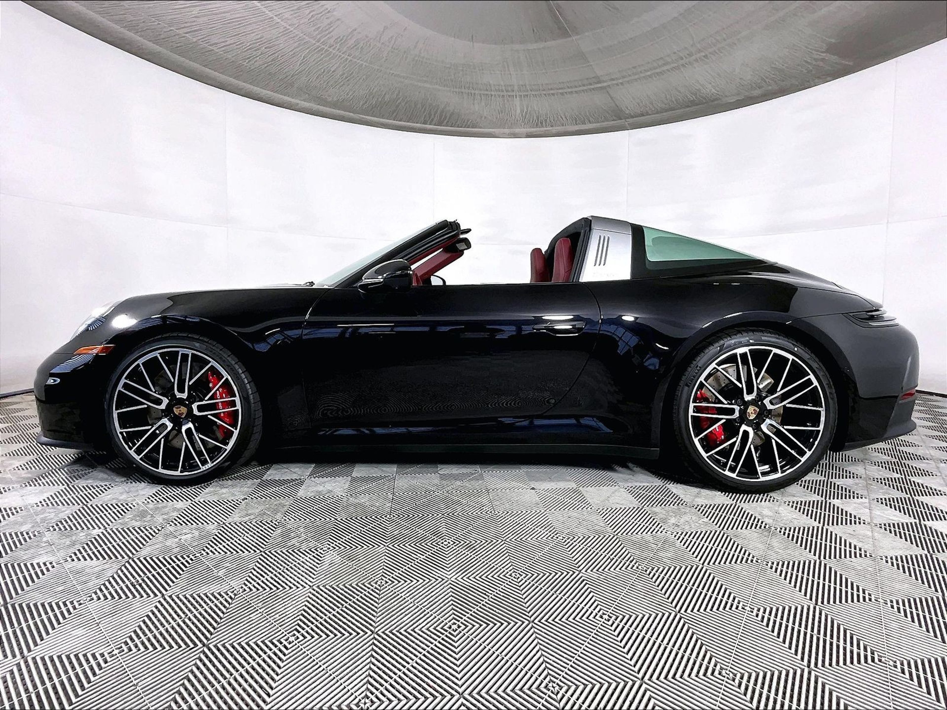 New 2026 Porsche 911 Targa 4S AWD/4WD image 2