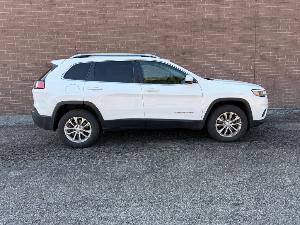 Used 2019 Jeep Cherokee Latitude w/ Cold Weather Group image 6