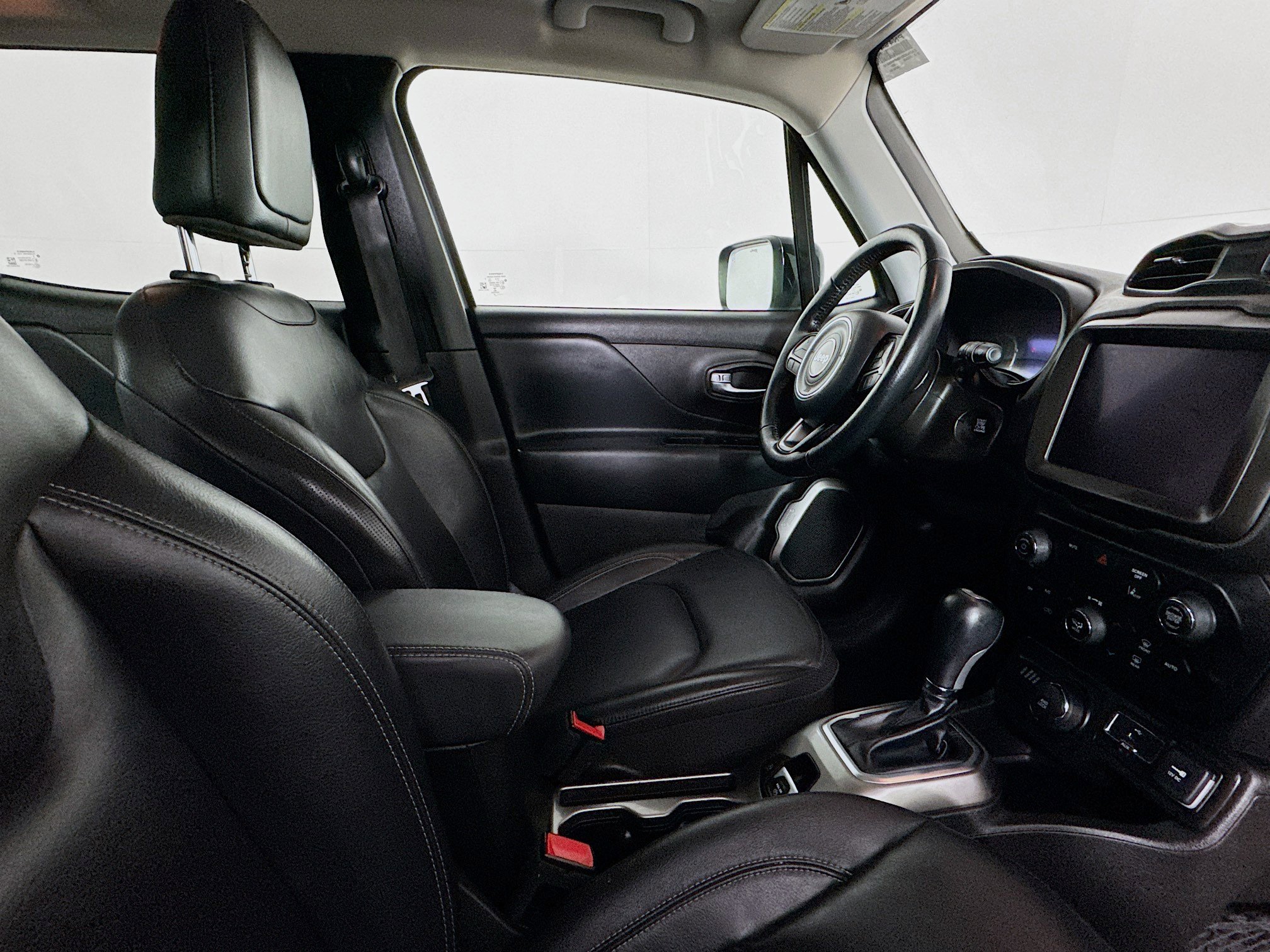 Used 2022 Jeep Renegade Limited w/ Sun, Sound & Wheels Group image 28