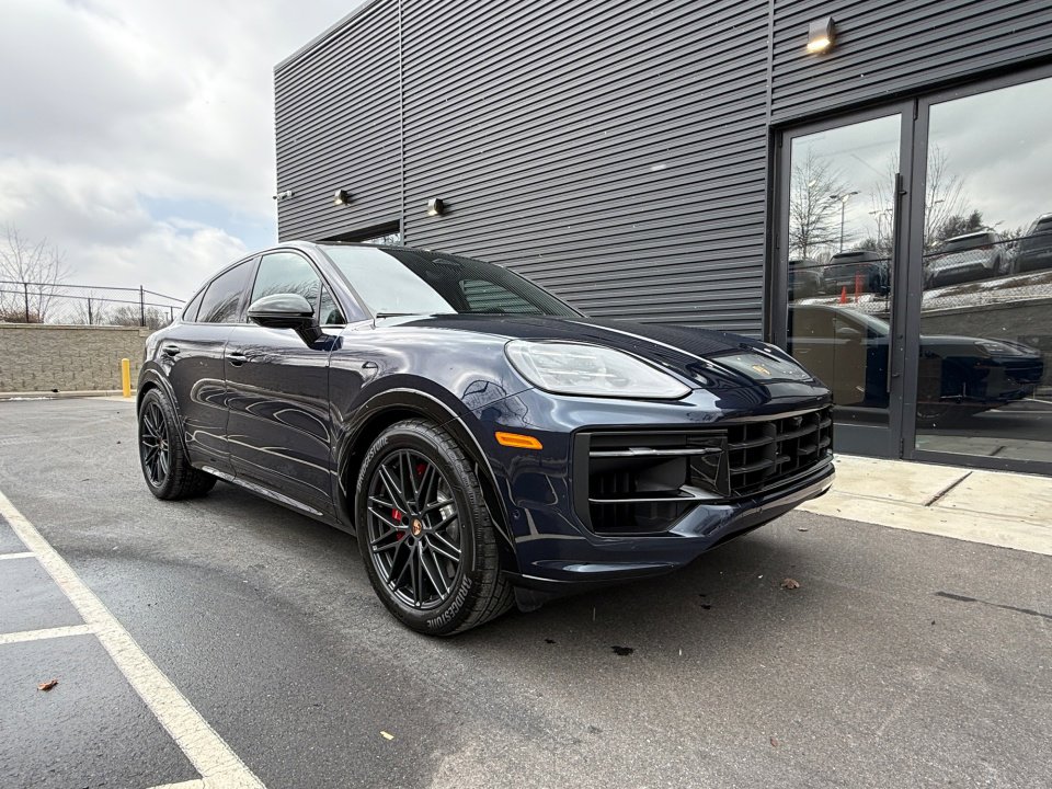 New 2026 Porsche Cayenne GTS image 9