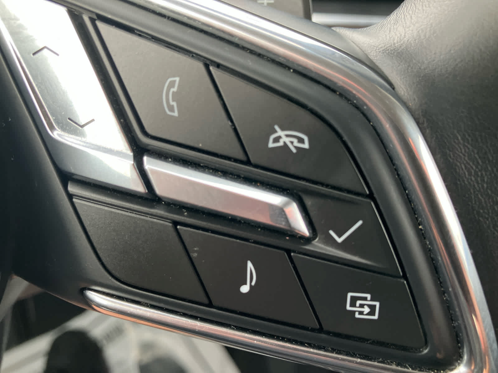 Used 2024 Buick Envision Preferred AWD/4WD image 19