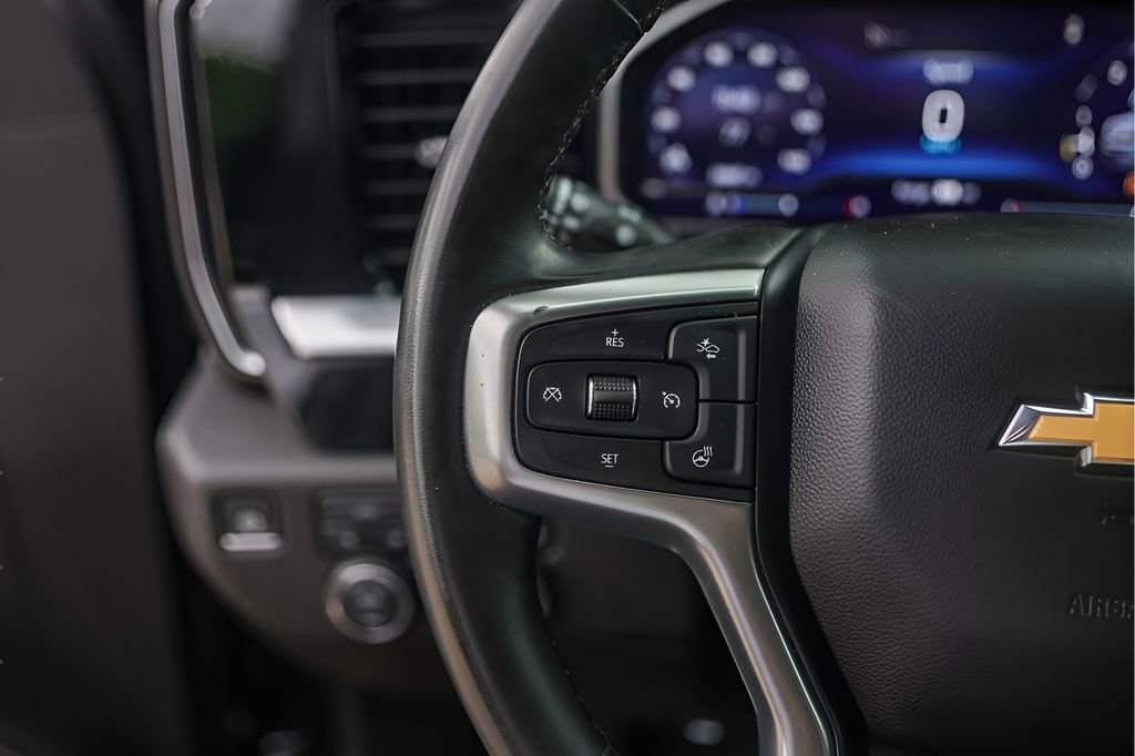 Used 2024 Chevrolet Silverado 1500 LT image 17