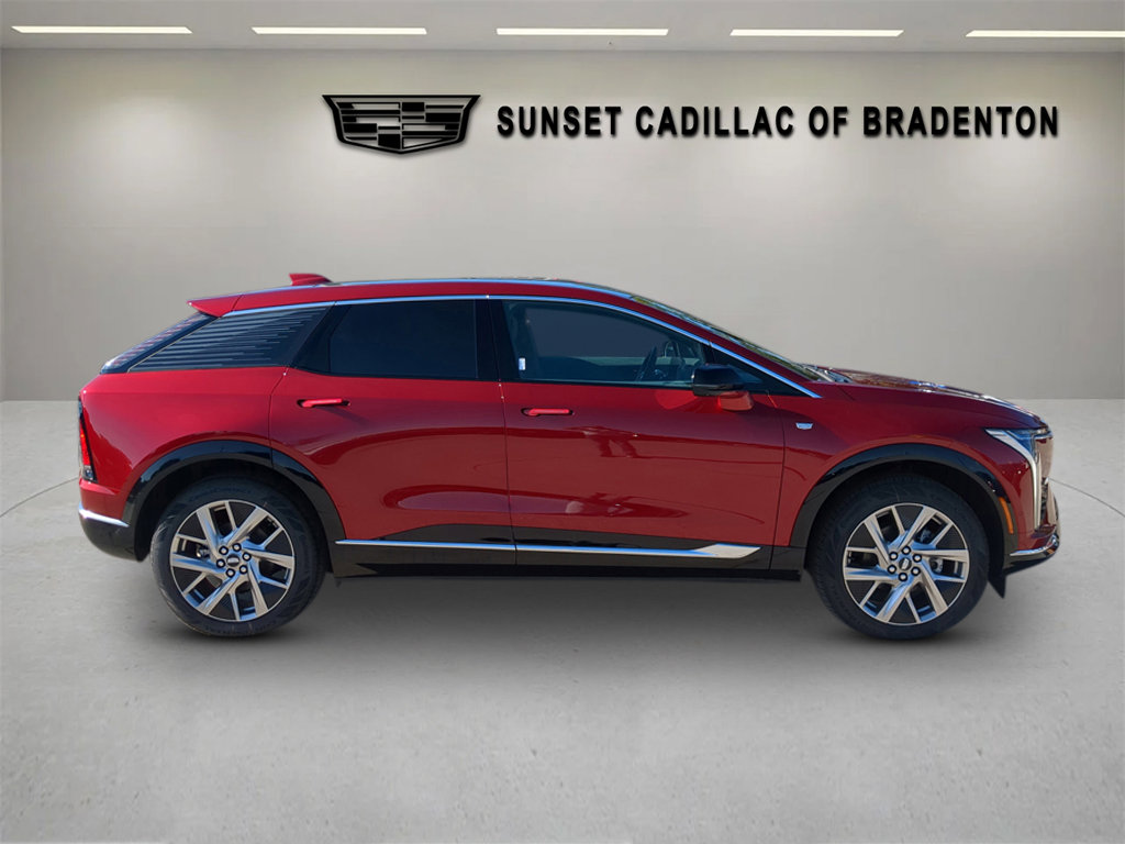 New 2026 Cadillac Optiq Luxury 1 RWD image 3