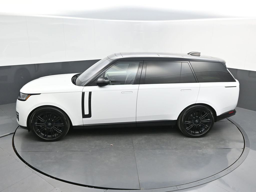 Used 2022 Land Rover Range Rover Long Wheelbase SE image 36