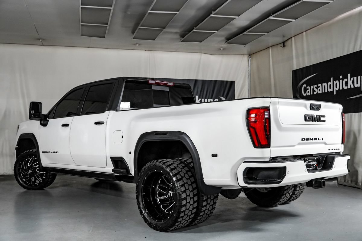 Used 2024 GMC Sierra 3500 Denali Ultimate AWD/4WD image 10