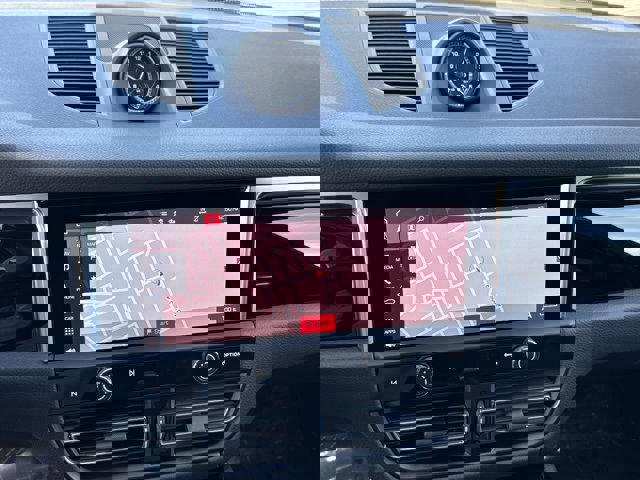 Used 2024 Porsche Macan image 21