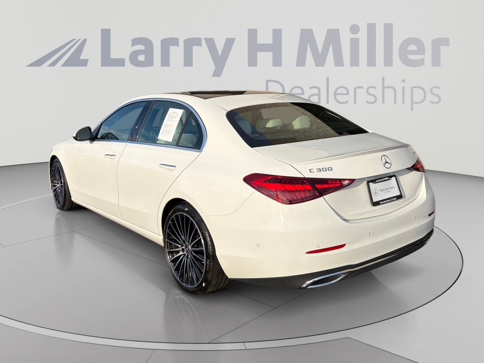 Used 2026 Mercedes-Benz C 300 4MATIC Sedan image 4