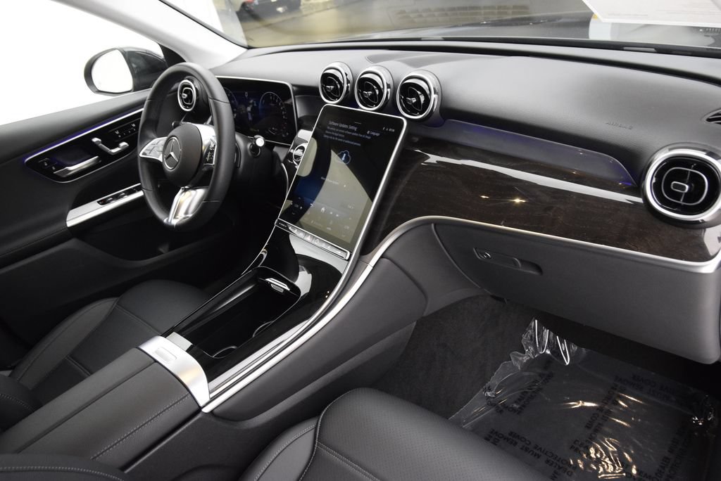 Used 2025 Mercedes-Benz GLC 350e 4MATIC image 14