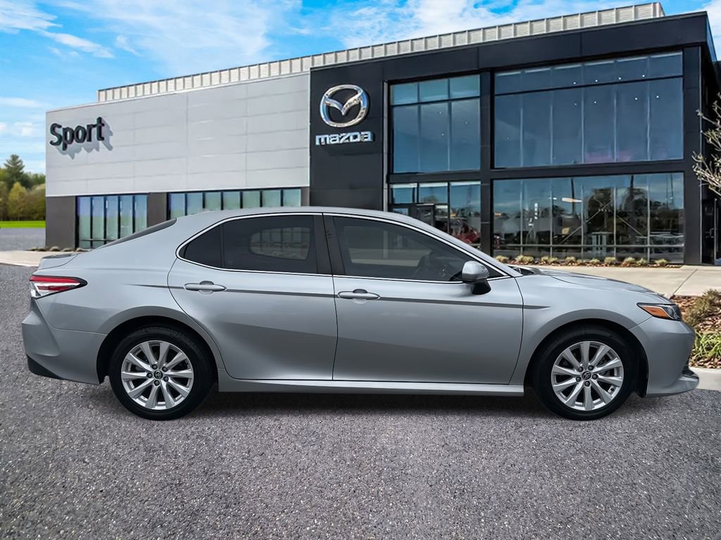 Used 2020 Toyota Camry LE image 2