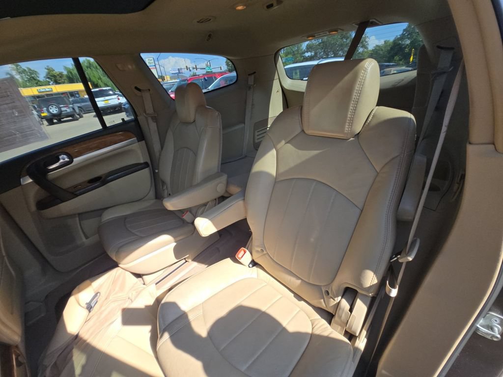 Used 2008 Buick Enclave CXL w/ Entertainment Package #3 FWD image 28