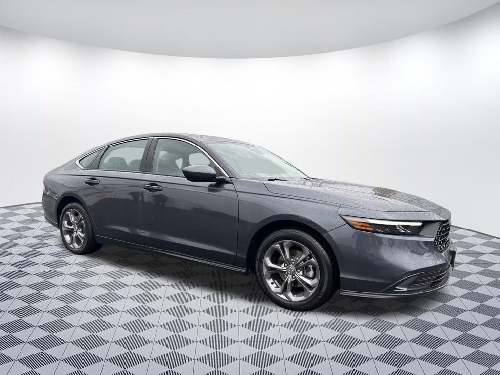 Used 2024 Honda Accord EX image 2
