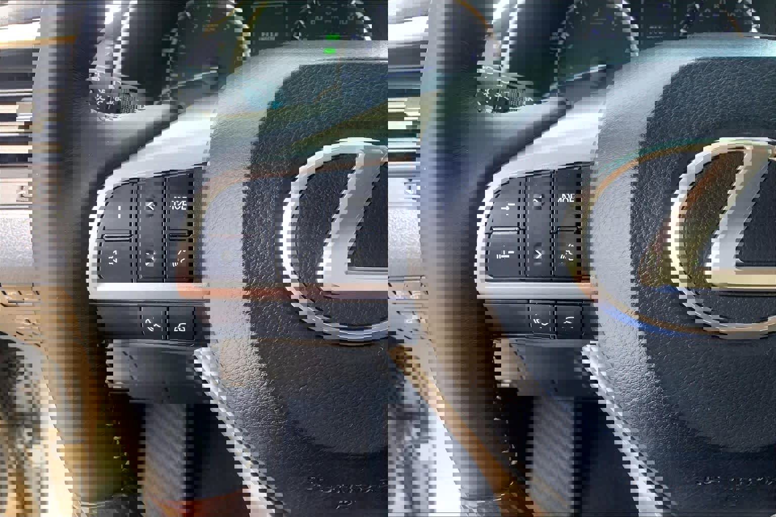 Used 2019 Lexus RX 350L image 21