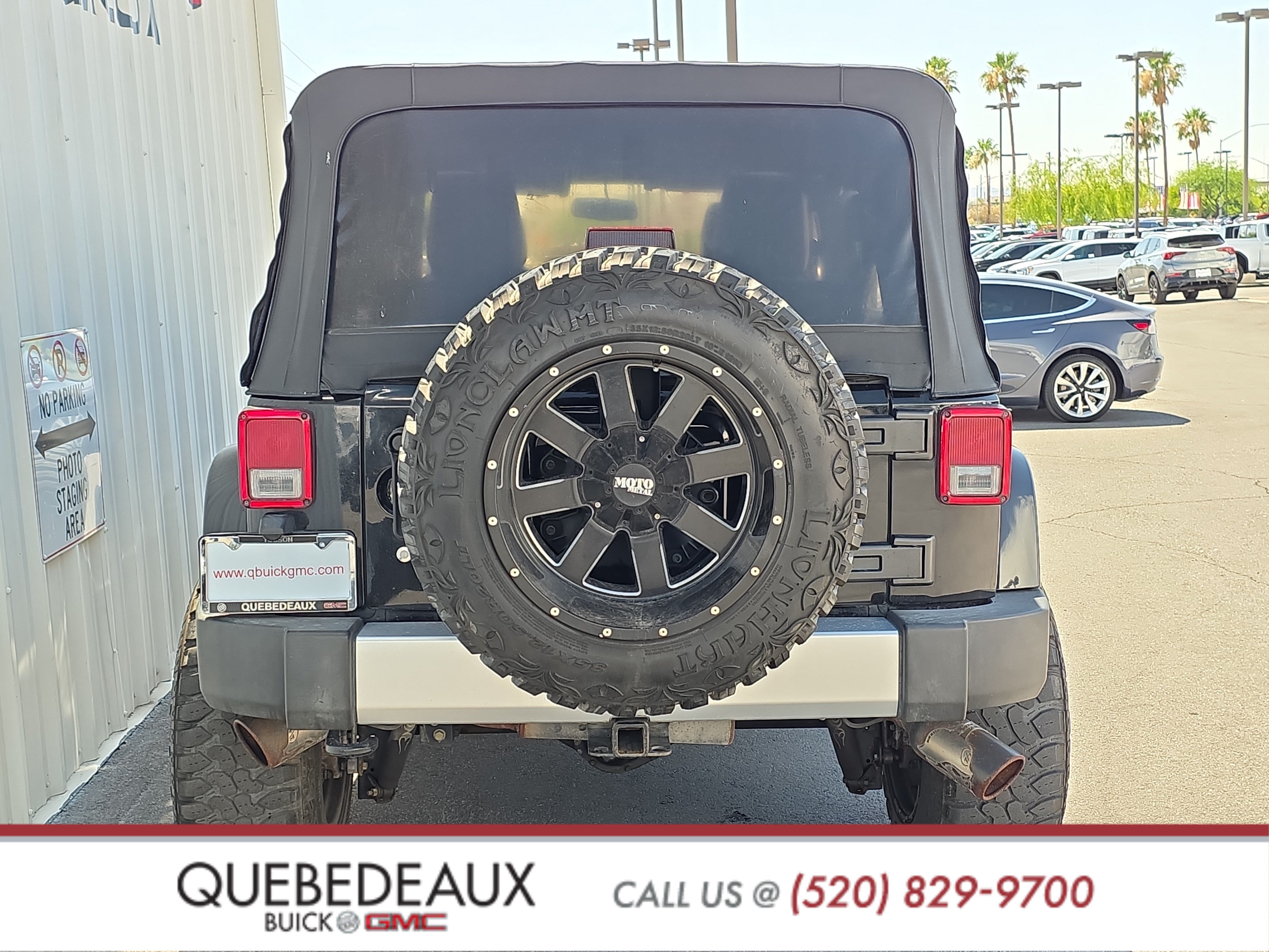Used 2015 Jeep Wrangler Unlimited Sahara w/ Max Tow Package AWD/4WD image 6