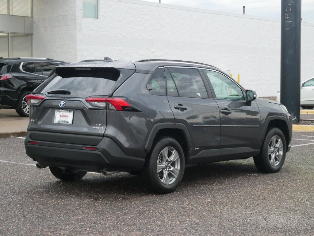 Used 2024 Toyota RAV4 LE AWD/4WD image 3