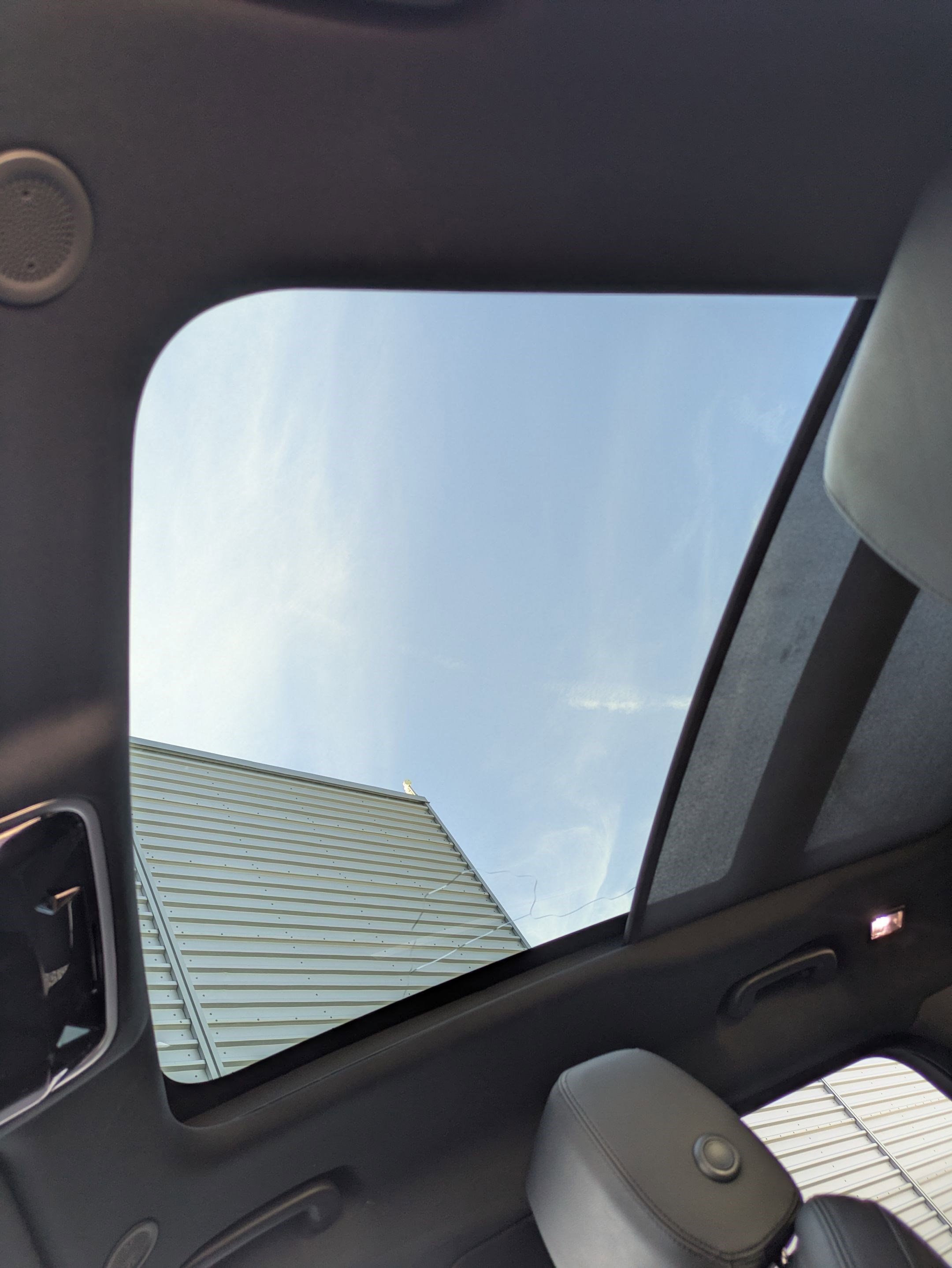 Used 2025 Land Rover Range Rover Velar Dynamic SE image 27