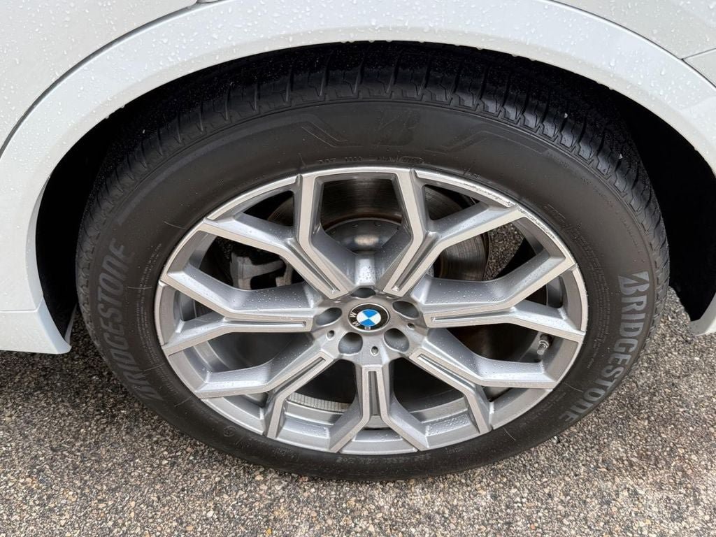 Used 2024 BMW X7 xDrive40i w/ Premium Package AWD/4WD image 7