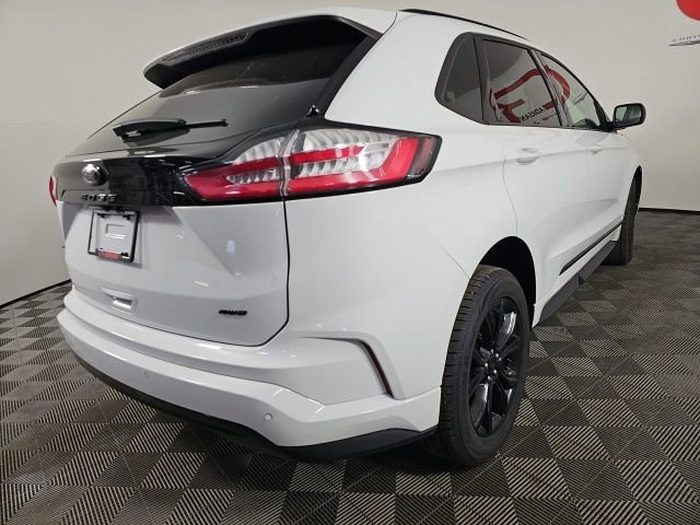 Used 2024 Ford Edge SE w/ Black Appearance Package image 7