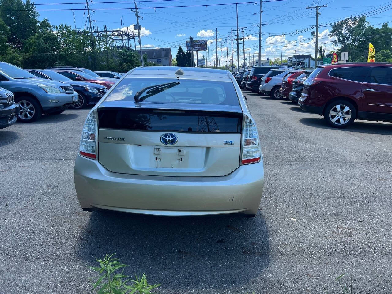 Used 2011 Toyota Prius Four w/ Solar Roof Pkg FWD image 5