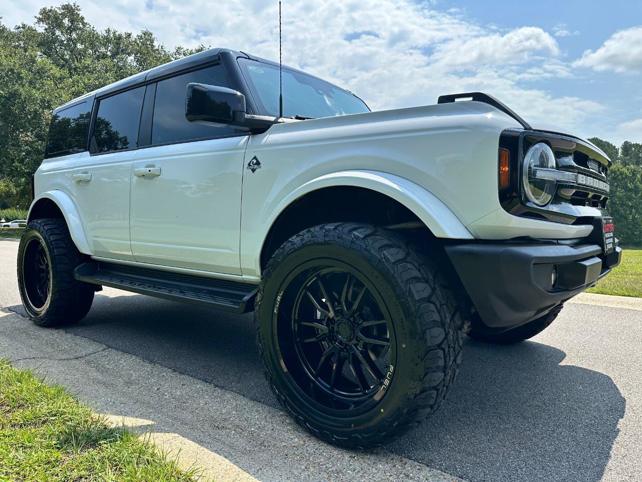 Used 2025 Ford Bronco Outer Banks AWD/4WD image 3