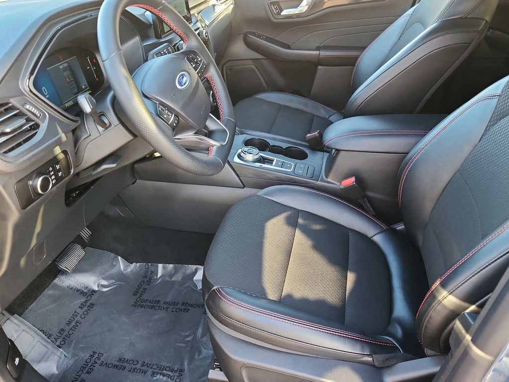 Used 2025 Ford Escape ST-Line image 7