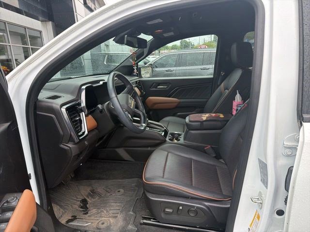 Used 2023 GMC Canyon AT4 w/ AT4 Premium Package AWD/4WD image 8