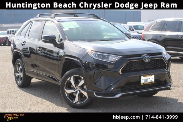 Used 2021 Toyota RAV4 SE w/ Weather & Moonroof Package