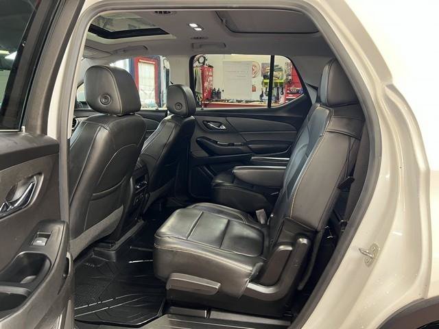 Used 2019 Chevrolet Traverse LT w/ LT Premium Package AWD/4WD image 7
