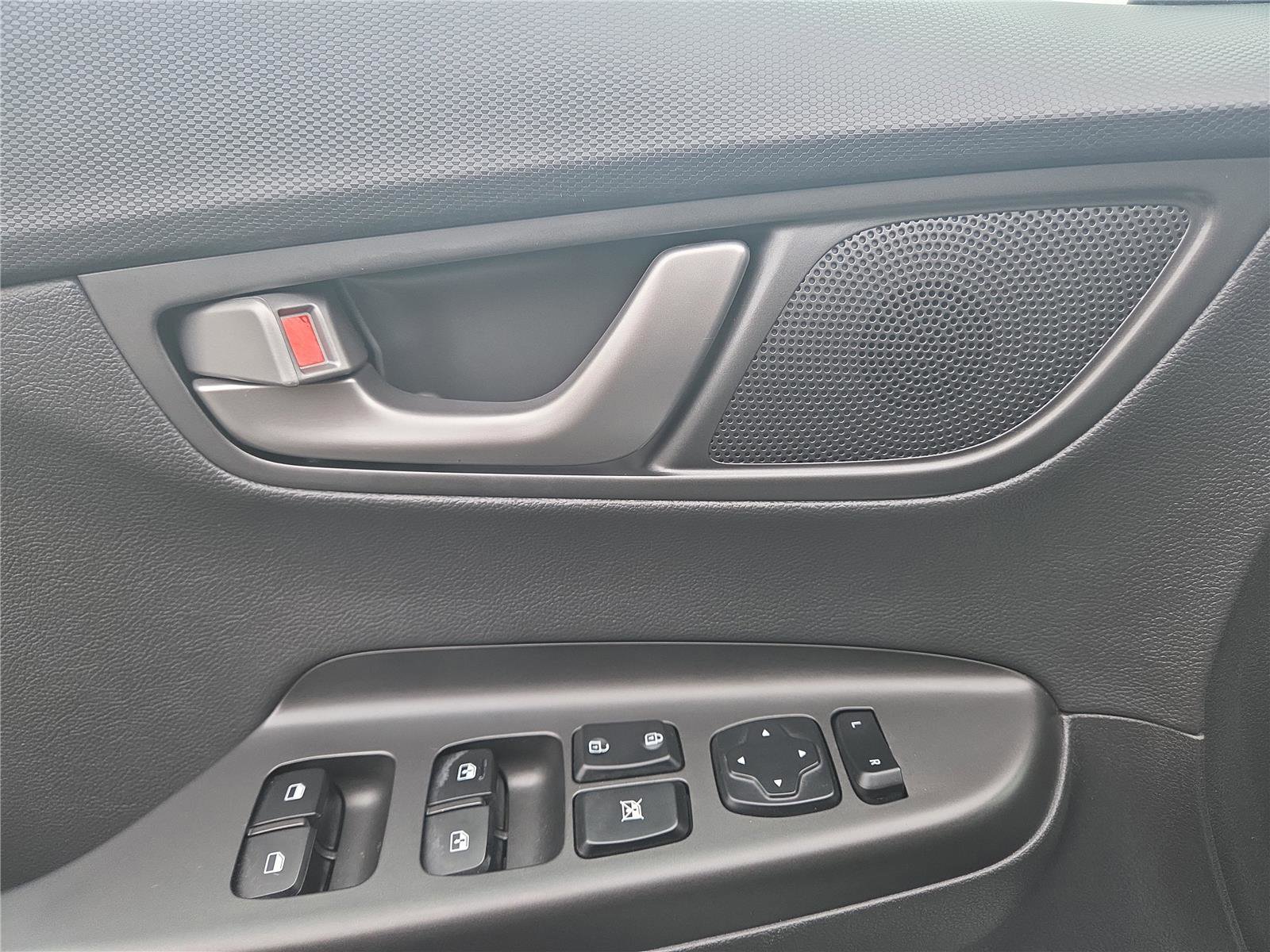 Used 2021 Hyundai Kona Limited w/ Cargo Package image 14