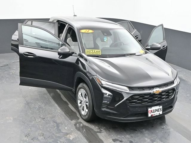Used 2024 Chevrolet Trax LS image 54