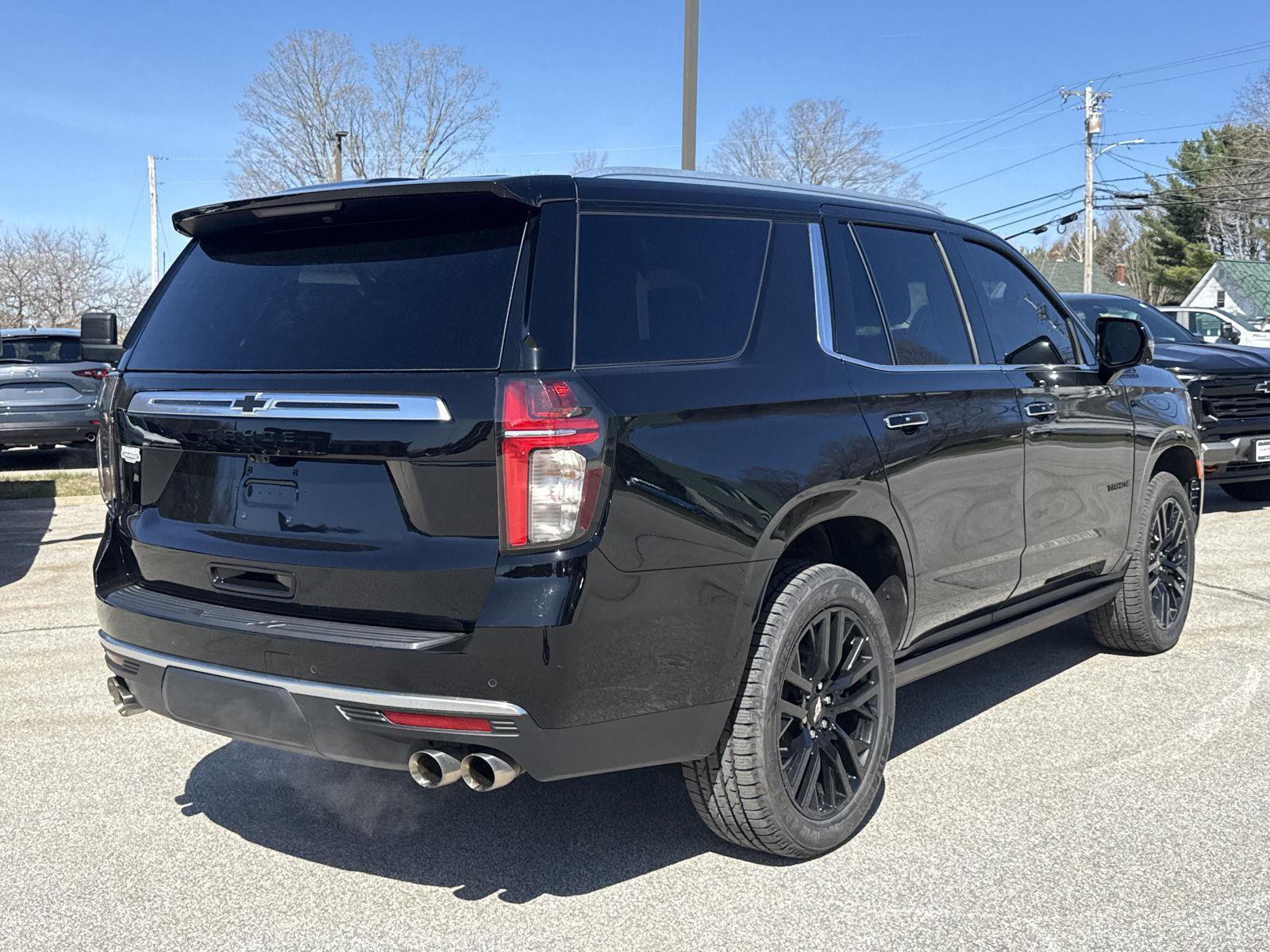 Used 2024 Chevrolet Tahoe High Country w/ Premium Package AWD/4WD image 9